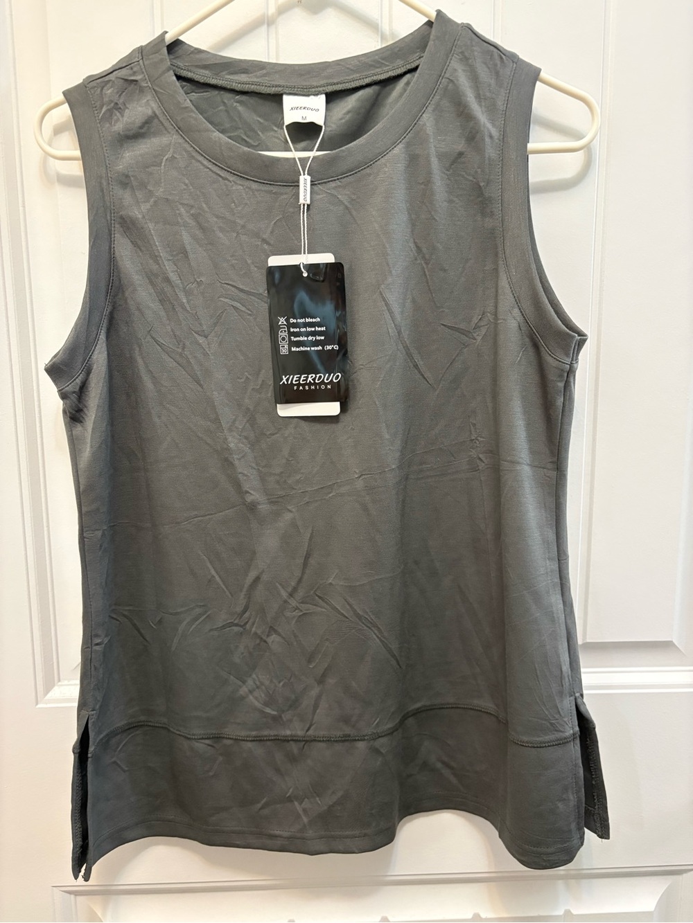 Xieerduo Sleeveless Crewneck Tank Top - Gray. Size Medium. NWT.
